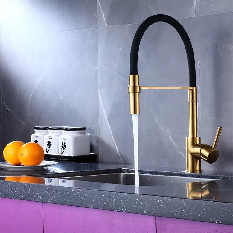 faucet ห้องครัวสีทองแปรงพร้อมพ่นพ่น